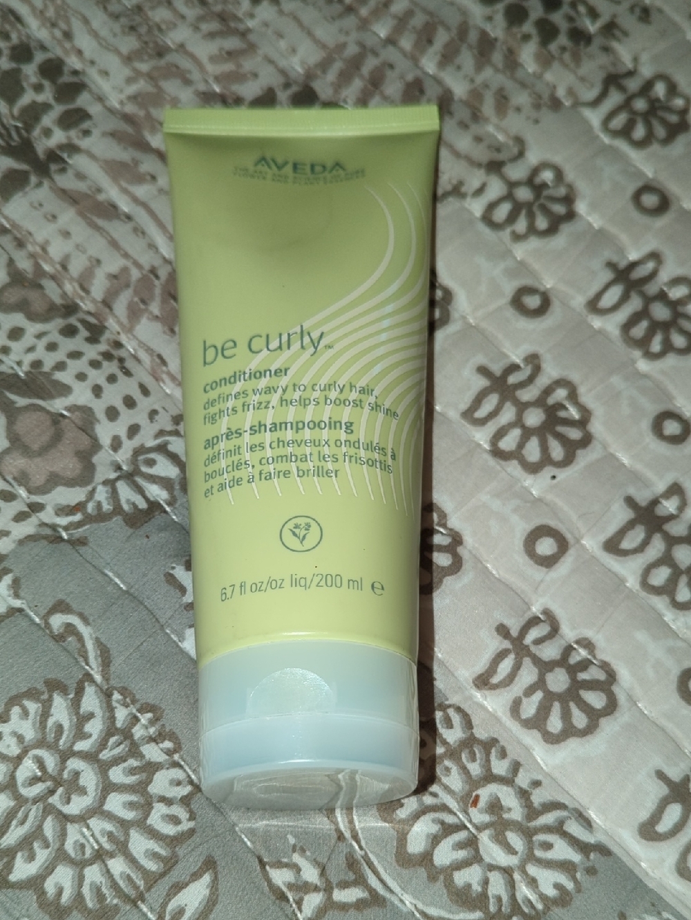 AVEDA be curly Conditioner - Light Green Tube